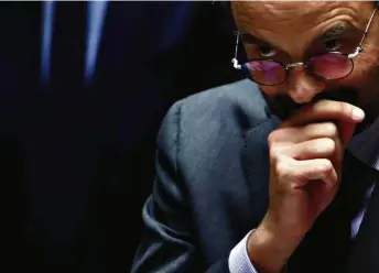  ?? (GONZALO FUENTES/REUTERS) ?? Le premier ministre, Edouard Philippe, sous le feu des questions de l’opposition à l’Assemblée nationale, mardi 4 décembre 2018.