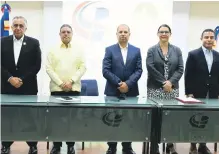  ?? ?? Luis Mejía, Francisco Camacho, Garibaldy Bautista, Briggite Veynes y Miguel Camacho.