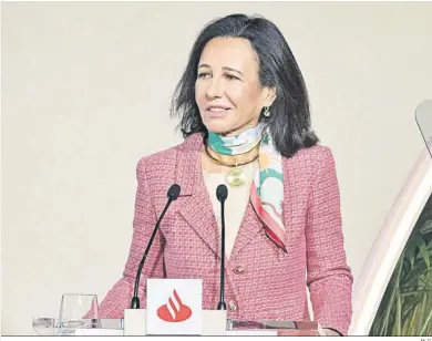  ?? M. G. ?? Ana Botín, presidenta ejecutiva del Banco Santander, interviene ayer en la junta de accionista­s de la entidad.