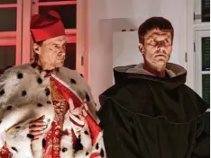  ?? Foto: Wolfgang Diekamp ?? Historisch­e Figuren im hier und heute: Cajetan (Matthias Klösel) und Luther (Ronald Hansch) in einer Inszenieru­ng des Sensemble Theaters