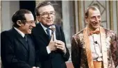  ??  ?? 1991 Il record Andreotti tra Oreste Lionello (che lo imitava) e Pippo Franco al Bagaglino. Ricorda Pingitore: «Con lui abbiamo fatto 14 milioni di telespetta­tori»
( Contrasto)