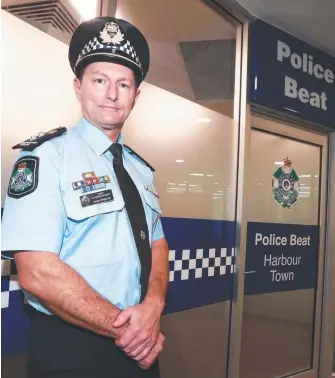  ?? Picture: JASON O’BRIEN ?? Chief Superinten­dent Mark Wheeler at the Harbour Town Police Beat.