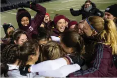  ?? GREG MASON/UOTTAWA ATHLETICS ?? The Ottawa Gee-Gees women’s soccer team beat the Trinity Western Spartans for the national title Sunday.