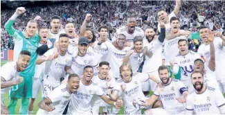  ?? FE ?? Jugadores del Real Madrid festejan la victoria ante el Man City en el Santiago Bernabeu.