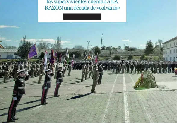  ??  ?? Imagen del funeral por los cinco fallecidos, presidido por el entonces Príncipe Felipe