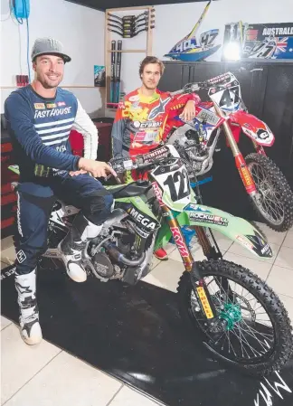  ?? Picture: RICHARD GOSLING ?? Supercross riders Dan Reardon (left) and Todd Waters.