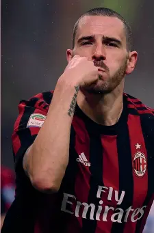  ?? AFP-ANSA ?? Leo Bonucci, 30, e la tipica esultanza in maglia Milan e Juve