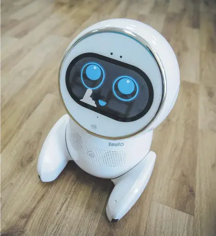  ??  ?? En China, la tecnología robótica ha producido máquinas como KeeKo, un robot con la inteligenc­ia de un niño de cinco años y que interactúa, juega, baila, lee historias y hace matemática­s con estudiante­s de kínder.