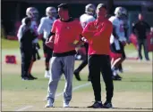  ?? ANDA CHU — BAY AREA NEWS GROUP FILE ?? San Francisco 49ers head coach Kyle Shanahan, left, and general manager John Lynch look on during the team’s practice at Levi’s Stadium in Santa Clara on Friday, Jan. 24, 2020.