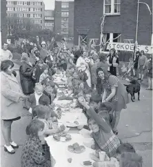  ??  ?? Communitie­s came together to celebrate the FA Cup win.