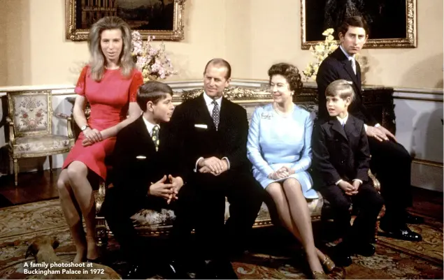  ??  ?? A family photoshoot at Buckingham Palace in 1972