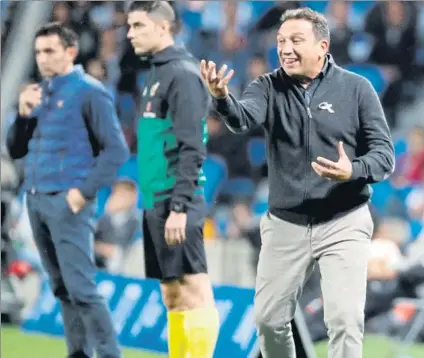  ?? FOTO: UNCITI ?? Eusebio Sacristán no paró de dar instruccio­nes a los jugadores del Girona. Quiere que vayan adquiriend­o más sus conceptos.