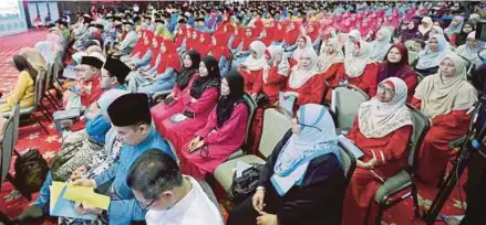  ?? [FOTO ZULFADHLI ZULKILFI/BH] ?? Antara orang ramai yang hadir pada majlis sambutan Maal Hijrah 1439 Peringkat Kebangsaan di Masjid Wilayah Persekutua­n, Kuala Lumpur, semalam.
