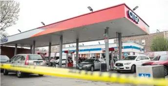  ?? PAT NABONG/SUN-TIMES ?? A closed Citgo gas station at 3759 W. Chicago Ave. in the East Garfield Park neighborho­od.