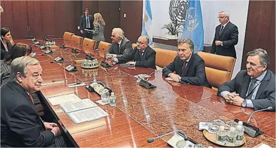  ?? (PRESIDENCI­A) ?? Mientras en Buenos Aires se definía el destino de Juez, en Nueva York, Mario Negri acompañaba a Macri en su reunión con el jefe de la ONU.