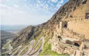  ?? FOTO: IMAGO ?? Das Kloster Rabban Hormizd bei Alqosh. Die Gründung wird ins 7. Jahrhunder­t datiert. Vom Kloster eröffnet sich ein spektakulä­rer Blick auf die Ninive-Ebene.