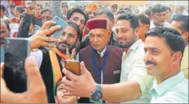  ?? ANIL DAYAL/HT ?? Prem Kumar Dhumal during an election rally in Una on Sunday.