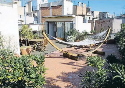  ?? ANA JIMÉNEZ ?? Una terraza en el tejado de una vivienda en Ciutat Vella, Barcelona