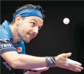  ?? FOTO: MARIUS BECKER/DPA ?? Auch ohne Handschlag der Beste: Timo Boll gewinnt die erste Auflage in Düsseldorf.