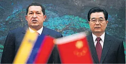  ?? (AP / ARCHIVO) ?? Vínculos. Las comisiones pagadas por las empresas chinas se registraro­n en la presidenci­a de Chávez.