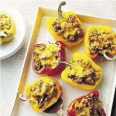  ??  ?? Cheeseburg­er Bell Pepper Cups