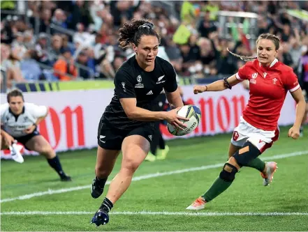  ?? GETTY IMAGES ?? The Black Ferns want to get the ball into hands of backline stars such as Portia Woodman in the final against England on Saturday at Eden Park in Auckland.