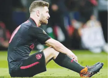  ??  ?? Shkodran Mustafi mistakes in the heart of Arsenal defence proved too costly for the Gunners against Atletico in their Europa semifinal