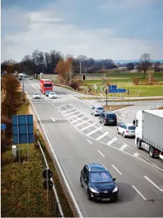  ??  ?? Klage 1: Der Bund Naturschut­z will den vierspurig­en Ausbau der B10 zwischen Ner singen und Neu Ulm verhindern. Das bestimmte seine Agenda im Jahr 2016.