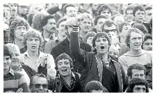  ?? JOHN SELKIRK/STUFF ?? About 30,000 fans had gone to Rugby Park in Hamilton to watch the game between Waikato and the Springboks.