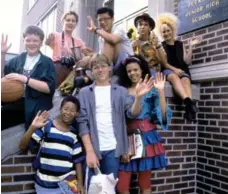  ?? EVERETT COLLECTION ?? The original cast of Degrassi Junior High (1987-1992). The show has
influenced everything from Beverly Hills, 90210 to How I Met Your Mother.