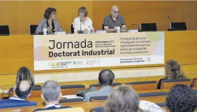  ?? GABRIEL UTIEL ?? Josefina Bueno, Eva Alcón y Jesús Lancis abrieron ayer en la jornada de doctorado industrial celebrada en la UJI.