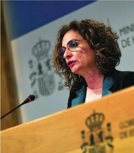  ??  ?? La ministra de Hacienda y portavoz del Gobierno, María Jesús Montero, ayer