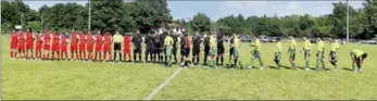  ?? - Crédits : MZ ?? Les joueurs de Cestas et Blagnac avant la finale.