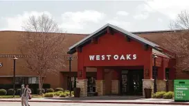  ?? Brett Coomer / Houston Chronicle file ?? Sales at the West Oaks Mall started to slide when closer-in Memorial City Mall was redevelope­d and CityCentre was built in the 2000s.