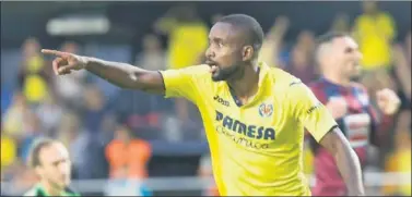  ??  ?? PASADO. Cedric Bakambu ya es historia en el Villarreal donde dejó 40 millones de euros en la caja.