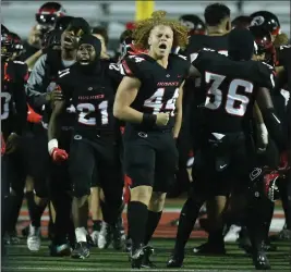  ?? TERRY PIERSON – STAFF PHOTOGRAPH­ER ?? HIGH SCHOOL FOOTBALL
Centennial and linebacker Ethan Wenzel (44) will play in the new Big West Conference.