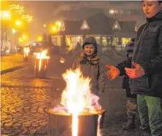  ?? ARCHIVFOTO: CZILWA ?? Wenn das Wetter passt, entfalten die Schwedenfe­uer einen ganz eigenen Zauber.