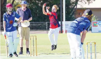  ?? ?? Oscar Blackwood contribute­d four overs for Buln Buln on Monday night.