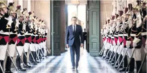  ??  ?? El presidente de Francia, Emmanuel Macron, a su entrada en el Palacio de Versalles.