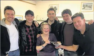  ??  ?? Hinckley grandma Isabel Robinson, 80, with the cast of Full Monty
