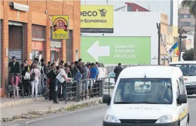  ?? GABRIEL BOIA ?? La comunidad rumana llegó a suponer el 14% del censo de Castellón en el 2012, aunque luego bajó ligerament­e.