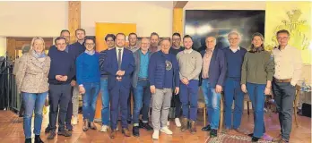  ?? FOTO: CDU ?? Die anwesenden Kandidaten der CDU für Wangen-stadt, Deuchelrie­d und Niederwang­en mit Gästen (von links): Kim Funkfritsc­h, Mathias Bernhard, Christian Haug, Marius Dufner, Franz-josef Seitz, Paul Augustin, Christian Natterer, Patrick Boche, Otto Joos, Michael Scheidler, Jörg Rusch, Thomas Dilger, Simon Schwiersch, Waldemar Westermaye­r, Paul Müller, Antje Stender und Johannes Sontheim.