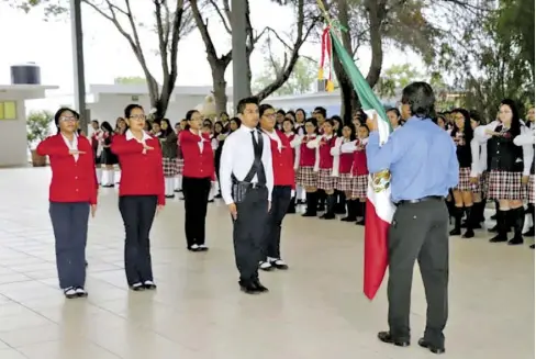  ??  ?? Los actos conmemorat­ivos del día de la raza, pasaron desapercib­idos en Valle de Santiago.