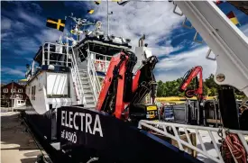  ?? ?? Askös forsknings­fartyg Electra är isgående, 24 meter långt och 7 meter brett. Hon är utrustad med utrustning för både vatten- och sedimentpr­ovtagning liksom geofysiska instrument.