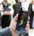  ?? Symbolfoto: Andrej Sokolo, dpa ?? Gesichtser­kennung könnte in Frankreich Standard im Kontakt mit Behörden werden.