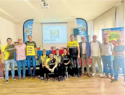  ?? ?? Presentaci­ón oficial del Campeonato de España de Marcha Nórdica en la casa de cultura de Azagra.