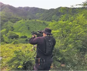  ??  ?? Presencia. La Policía afirmó que se mantiene presencia con patrullaje­s en la zona norte de San Miguel y en los alrededore­s del volcán Chaparrast­ique.