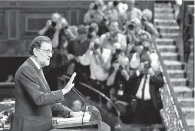  ?? Foto: dpa ?? Mit seiner Rede vor dem Parlament eröffnet Rajoy die Debatte über seine Kandidatur.