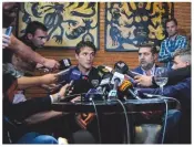  ??  ?? Coach...Boca’s Guillermo Barros Schelotto (left)