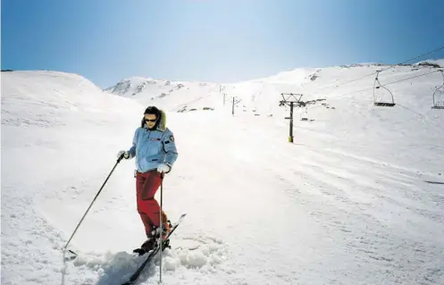  ?? BILDER: SN/MARTIN SWOBODA(2) ?? Schick am Ski: Jetset-Winterspor­tregion Parnass.